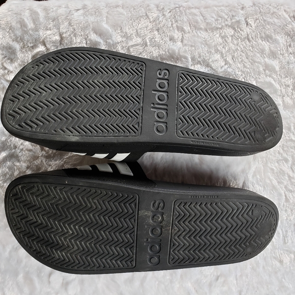 Mens Black and White Adidas Cloudfoam Slides - Picture 5 of 7